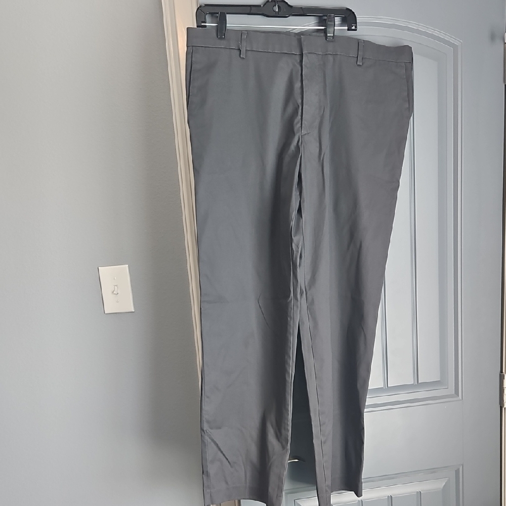 Dockers Men's Charcoal Chinos